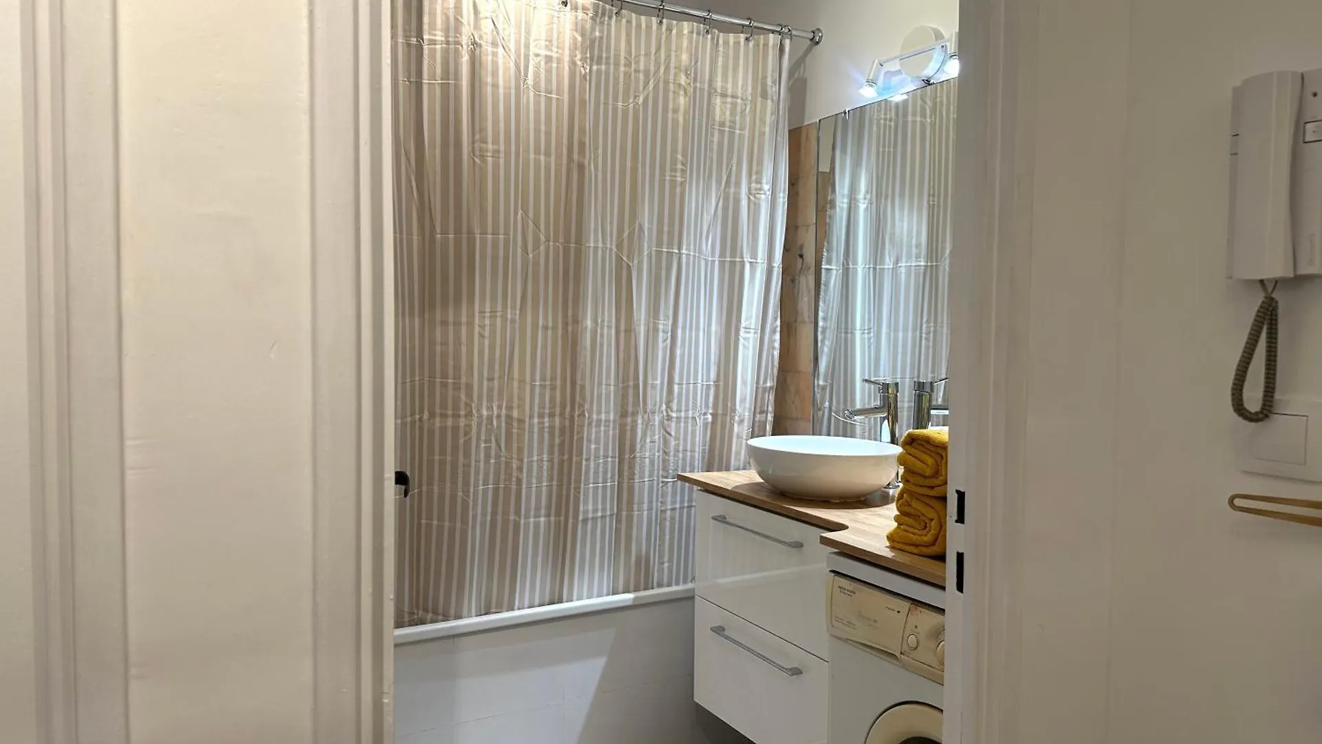 Le Gambetta Paris Apartment